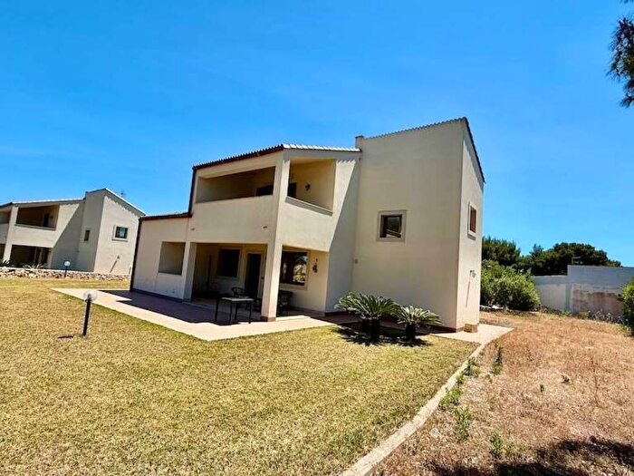 Casa con 6 locali in affitto in Via del Ferro, Plemmirio, Siracusa