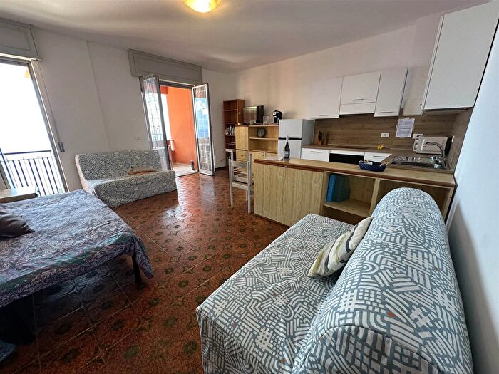 Appartamento bilocale in affitto in Bergeggi Savona Sv, Bergeggi