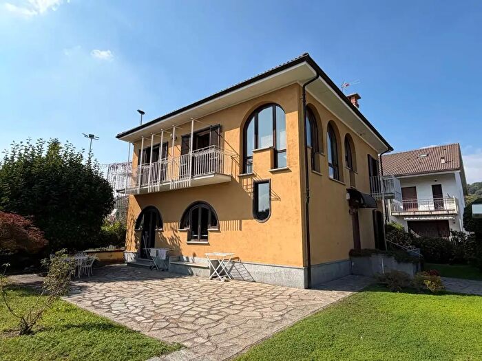 Casa con 8 locali in vendita in Via Gramsci, Pinerolo