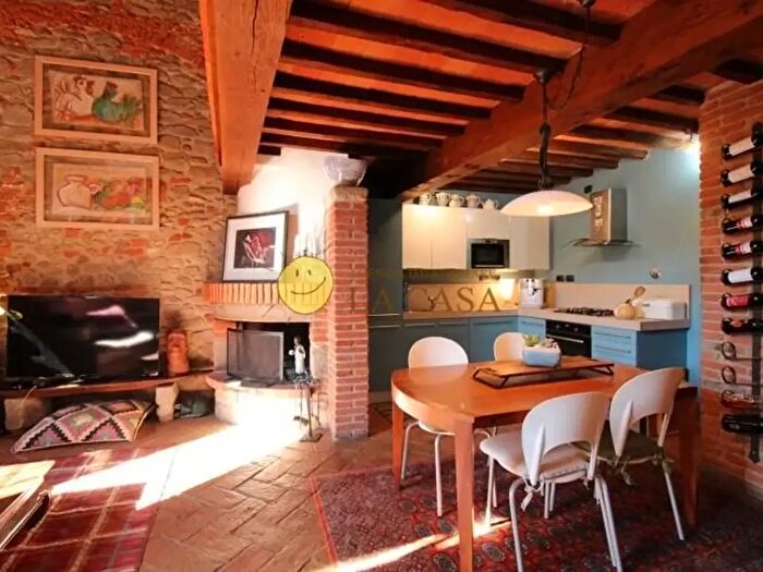 Casa quadrilocale in vendita in Reggello