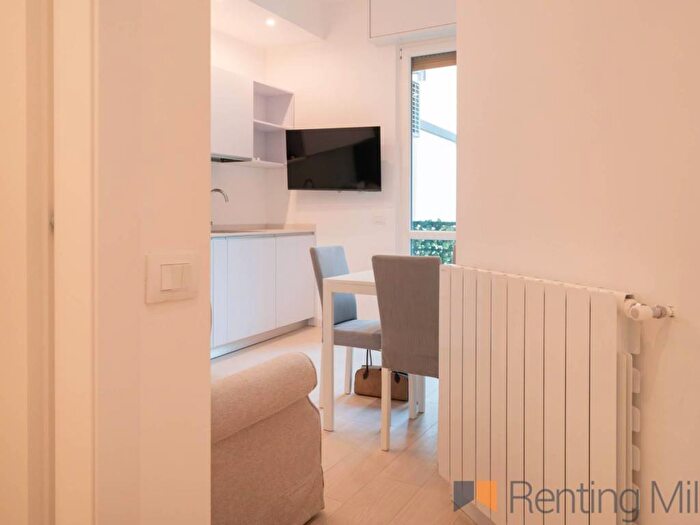 Appartamento bilocale in affitto in Via Vespri Siciliani, Giambellino, Milano