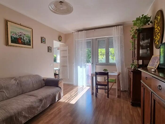 Appartamento trilocale in vendita in Via Ombrone, Perugia