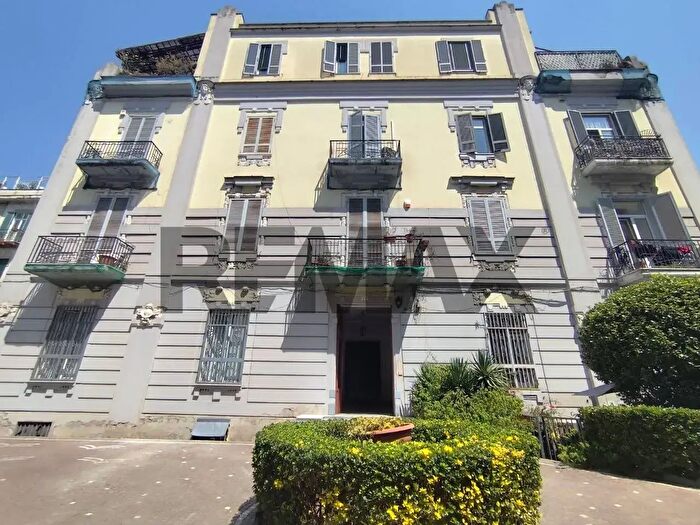 Appartamento monolocale in vendita in Via Francesco Solimena, Napoli