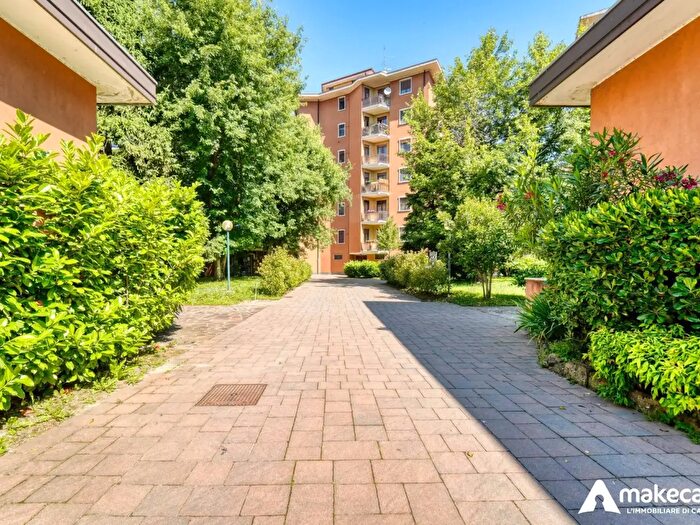 Appartamento bilocale in vendita in Via Benedetto Croce, Trezzano Sul Naviglio