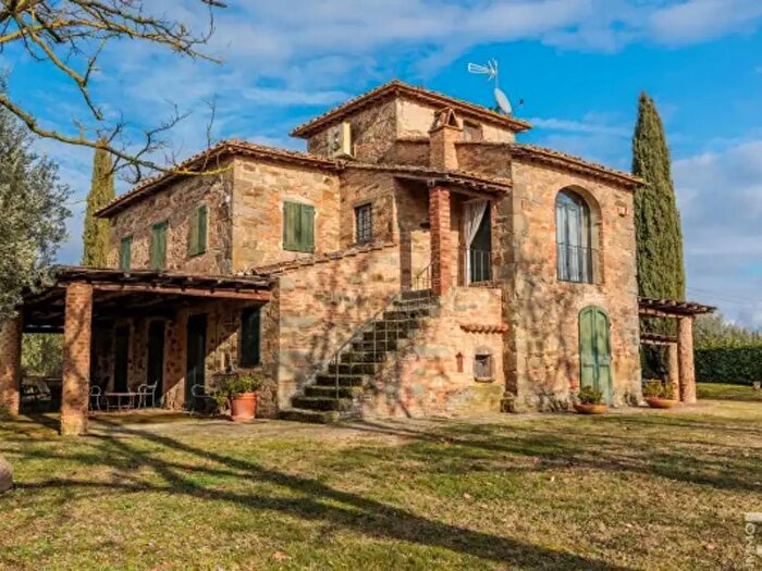 Casa con 6 locali in vendita in Località Farneta, Cortona