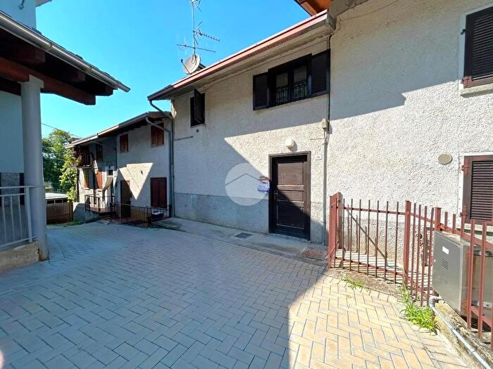 Appartamento bilocale in vendita in Via Foiaroli, Caiolo