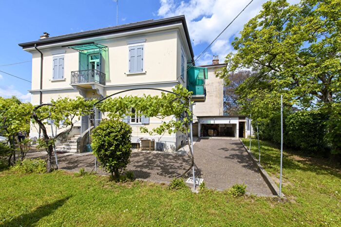 Casa con 13 locali in vendita in Gorizia Via di Manzano, Gorizia