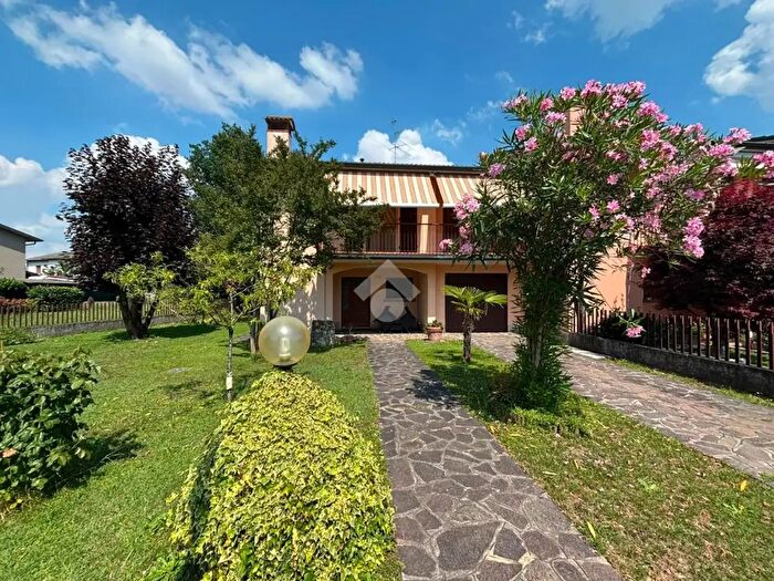 Casa trilocale in vendita in Via Arturo Toscanini, Agnadello