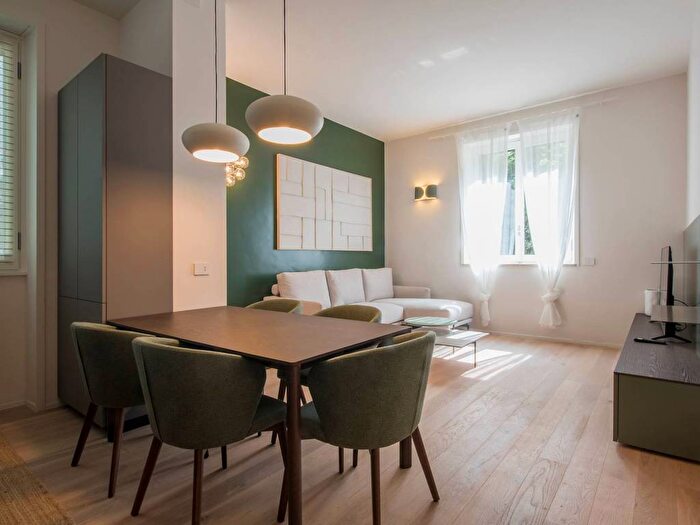 Appartamento bilocale in affitto in Via San Martino, Quadronno Crocetta, Milano