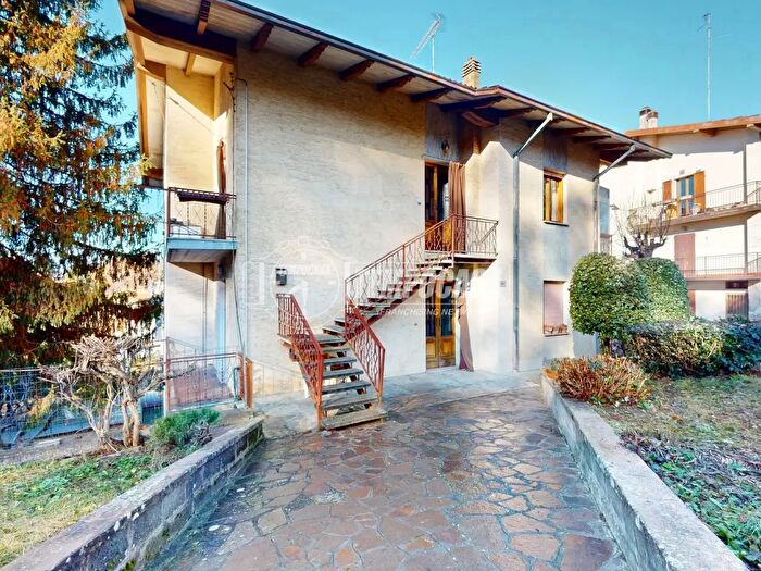 Appartamento con 5 locali in vendita in Via Monteombraro, Zocca