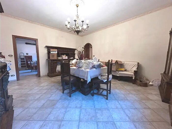 Casa con 8 locali in vendita in Via Primo Maggio, Vaie