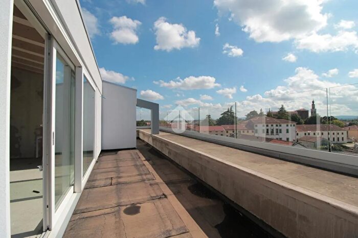 Appartamento quadrilocale in vendita in Via Rossi, Dueville