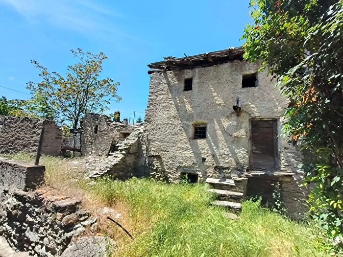 Casa quadrilocale in vendita in Saint Denis