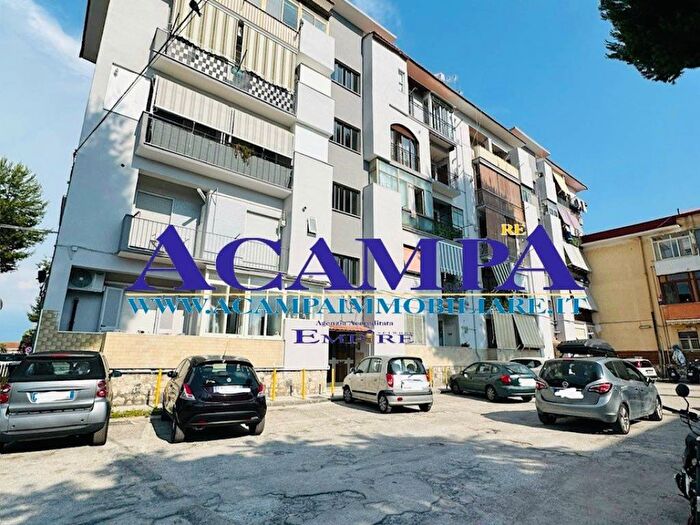 Appartamento trilocale in affitto in Calata Capodichino, Ponti Rossi, Napoli