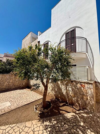Casa quadrilocale in vendita in Via Ausonia Santa Maria al Bagno Le Italia, Nardo