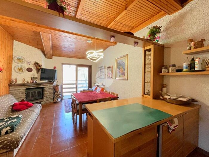 Casa trilocale in affitto in Via Val D' Avio, Centro, Temù