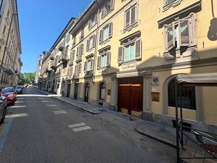 Appartamento bilocale in affitto in Via Della Rocca, Via della Rocca, Torino