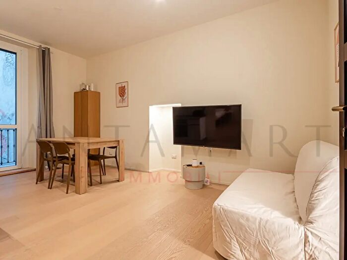 Appartamento bilocale in vendita in Via Melzo, Milano