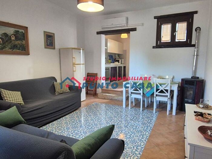 Casa trilocale in affitto in Via Aula, Valderice