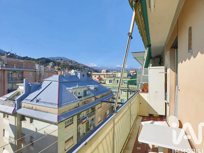 Appartamento con 6 locali in vendita in Via Monte Pertica, Genova