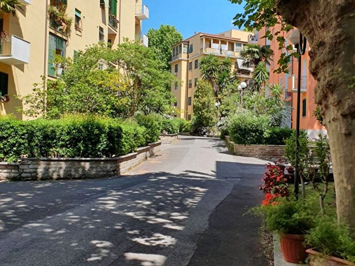 Appartamento trilocale in affitto in Via Giovannipoli, Garbatella, Roma