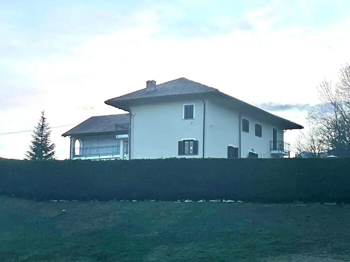 Casa con 10 locali in vendita in Via Monte Pirchiriano, Avigliana