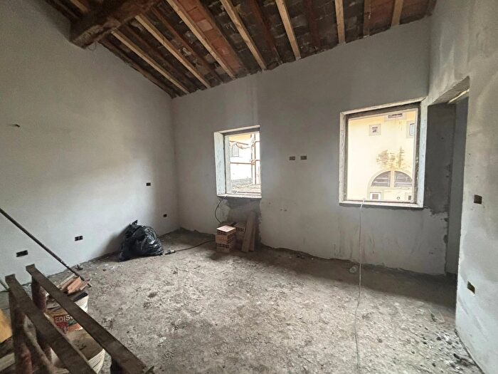 Appartamento trilocale in vendita in Via del Pignone, Firenze