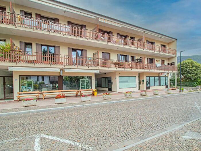 Appartamento trilocale in vendita in Via Monte Nero, Tarcento
