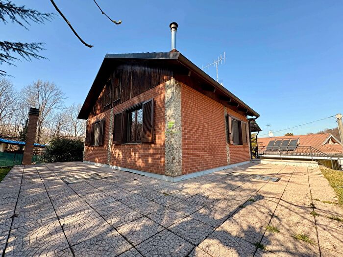 Case in Vendita e in Affitto - 2