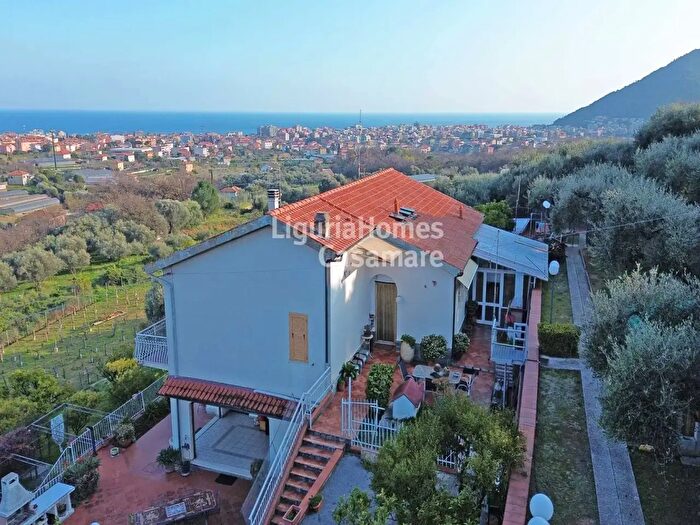 Appartamento con 8 locali in vendita in Località Case Sparse, Borghetto Santo Spirito