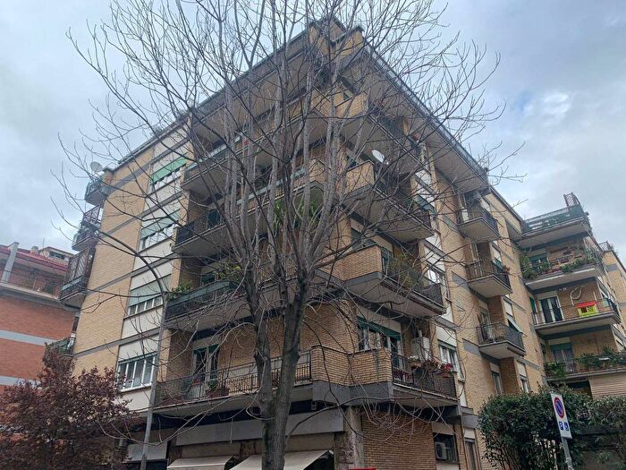 Casa monolocale in affitto in Navigatori, Roma