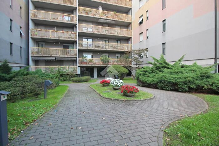 Appartamento quadrilocale in vendita in Via Lodovico Ariosto, Rho