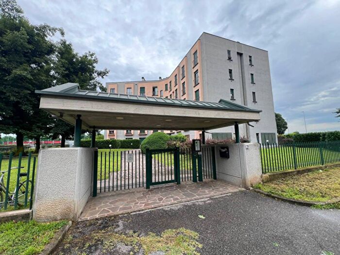 Appartamento bilocale in affitto in Via Roald Amundsen, Viale Libertà, Monza