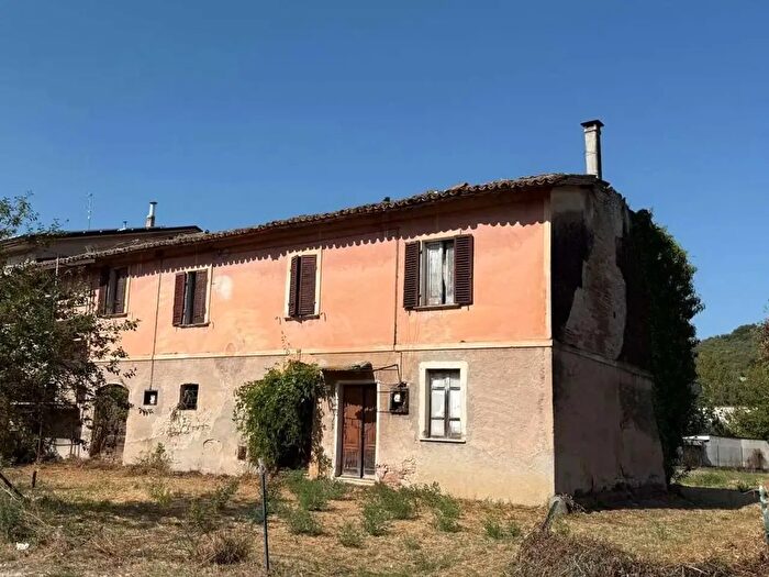 Appartamento con 13 locali in vendita in Via Allegri a, Foligno