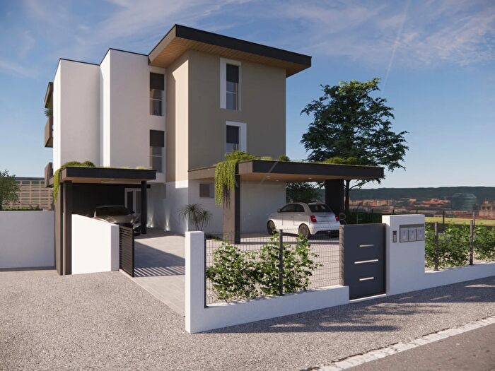 Appartamento con 5 locali in vendita in Via Papa Sarto, Castello Di Godego