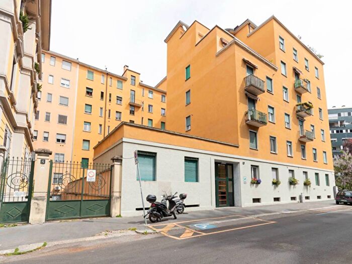 Appartamento trilocale in affitto in Via Emilio e Marco Praga, Sempione, Milano