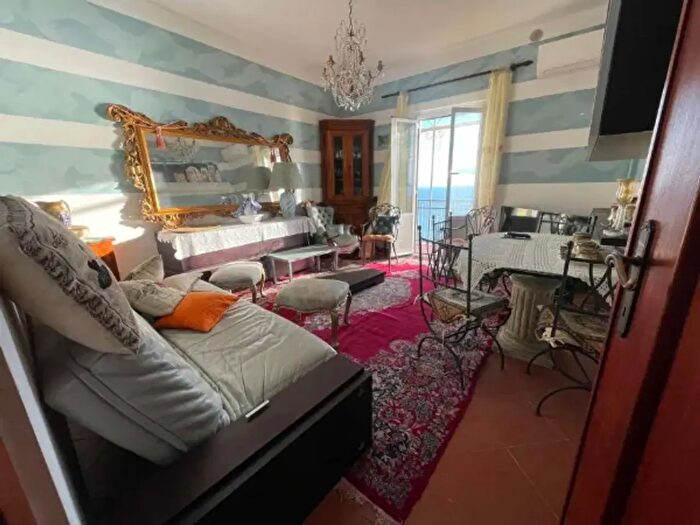 Appartamento quadrilocale in vendita in Genova