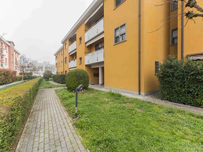 Appartamento trilocale in vendita in Via Giovanni Falcone B, San Pietro In Casale