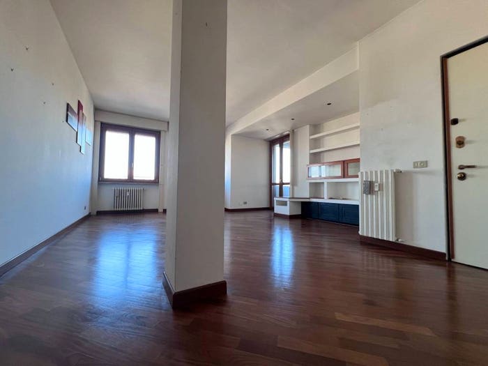 Appartamento trilocale in affitto in Viale Lodovico Scarampo, Monte Rosa Lotto, Milano