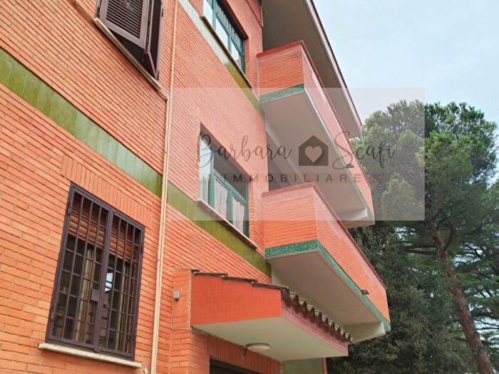 Appartamento trilocale in affitto in Via Careggine, Trullo Colle del Sole, Roma