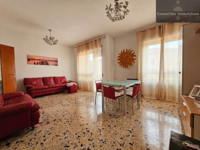 Appartamento trilocale in vendita in Via Capitanata, Cagliari