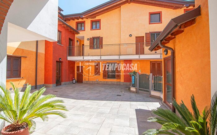 Appartamento quadrilocale in vendita in Via Santissimi Pietro E Paolo, Vaprio DAdda