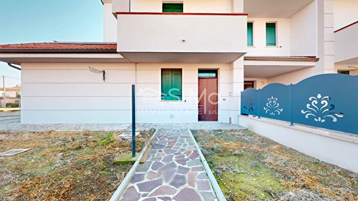 Appartamento trilocale in vendita in Via Bassani, Poggio Renatico