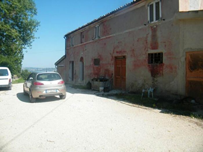 Casa con 6 locali in vendita in Via Montegranale, Jesi