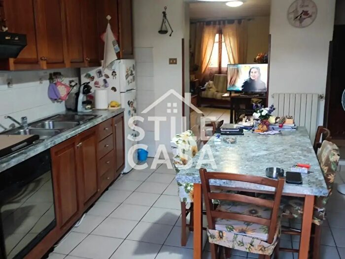 Casa con 9 locali in vendita in Castelfranco Di Sotto