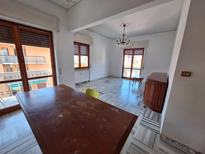Appartamento con 6 locali in affitto in Viale Ponte dellAmmiraglio, Quarto, Genova