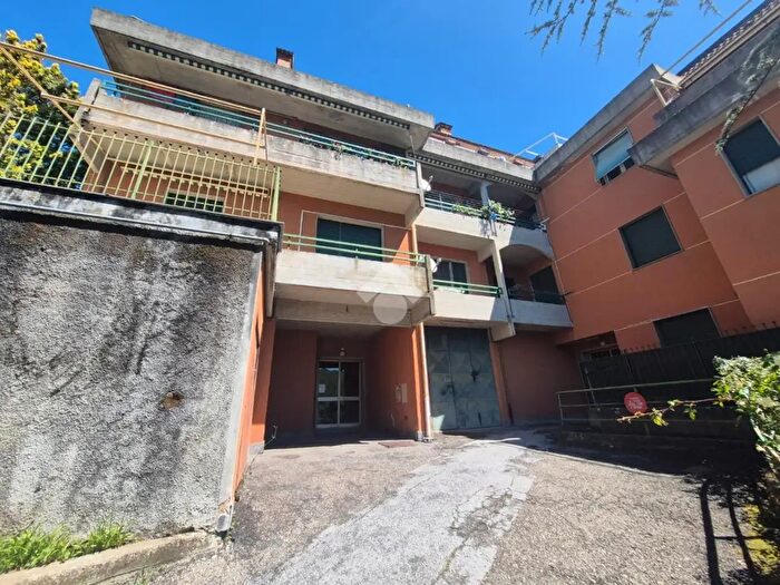 Appartamento trilocale in vendita in Via Colombo, Casella