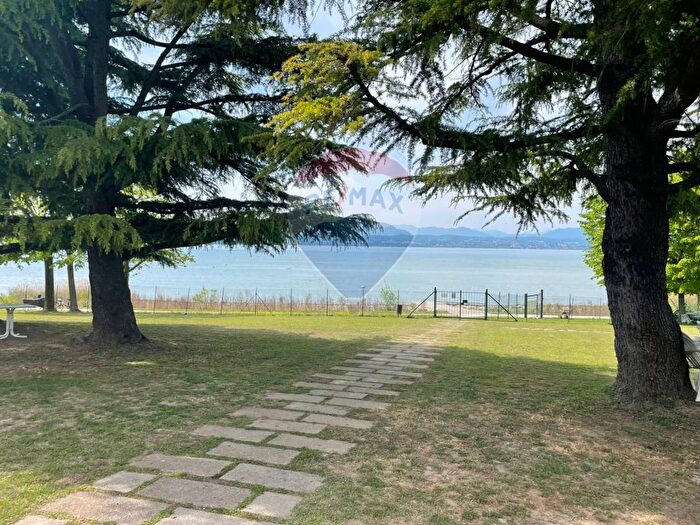 Appartamento trilocale in affitto in Centro, Sirmione