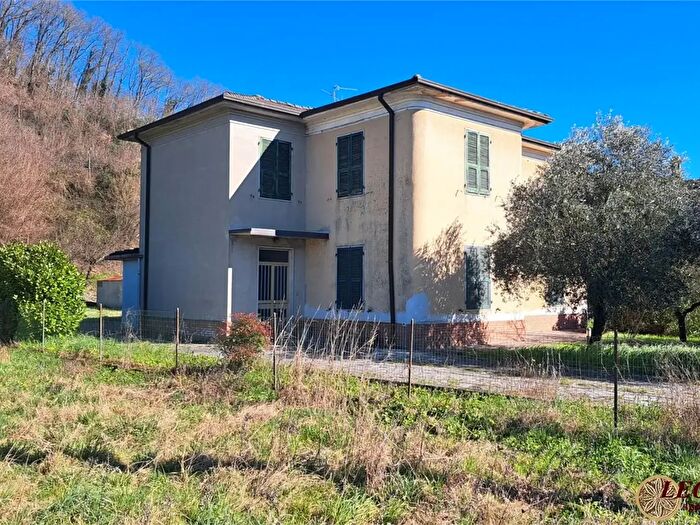Casa con 10 locali in vendita in Via Ponte Provinciale, Filattiera