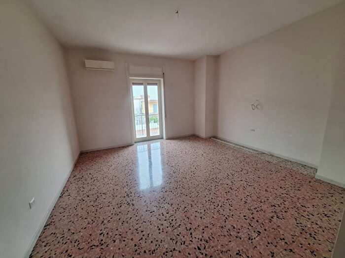 Appartamento trilocale in affitto in Via Gennaro Paparo, Massa di Somma